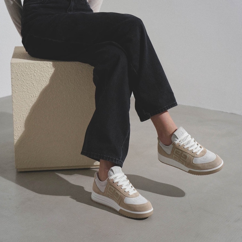 Givenchy G4 low-top beige sneakers